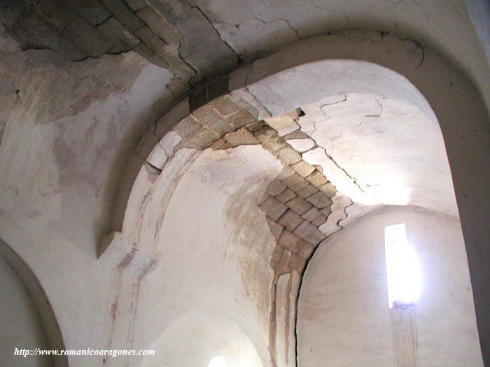 DETALLE DE LA BVEDA DE LA TORRE CON SU FAJN. LIENZO OESTE